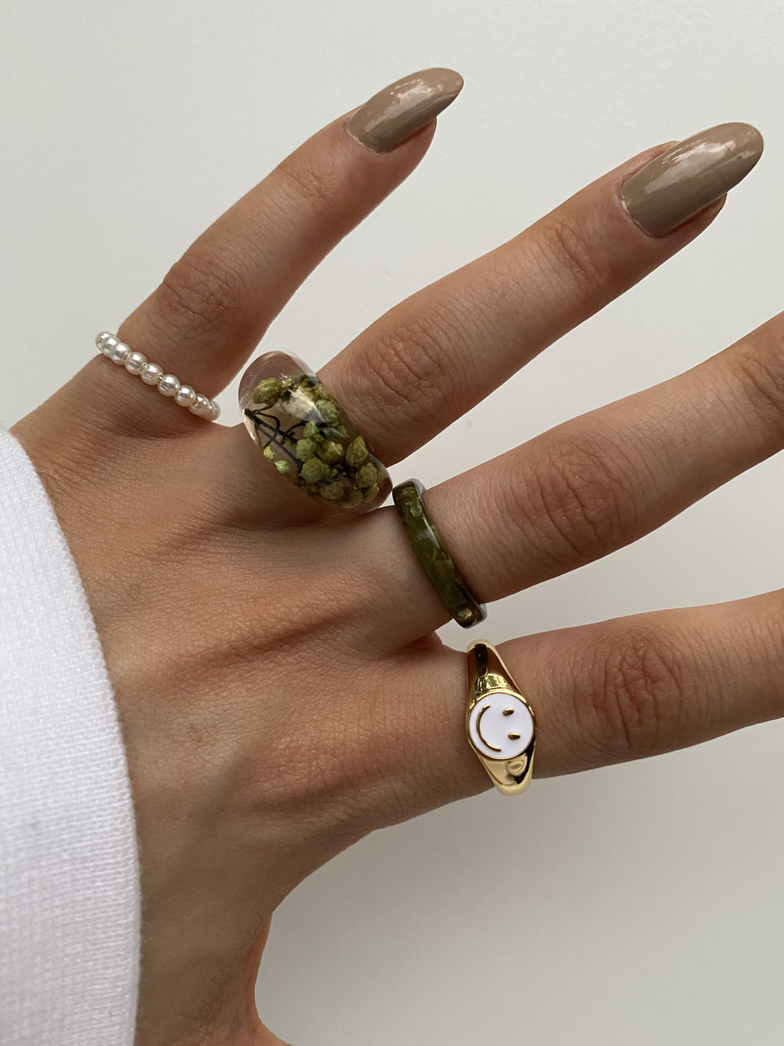 ENSEMBLE DE BAGUE FLORALE